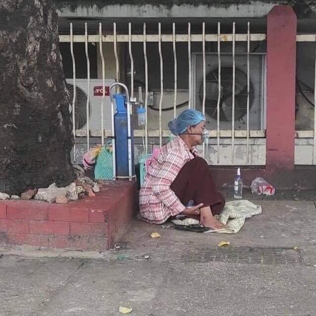 euuthi's tweet photo. Covid 3rd wave has added another burden on Myanmar amid military coup. All the facilities and services provided by Public Government were led to ruin and we don't have enough medics and jabs now. So, WE NEED HELP FOR COVID-19 #WhatsHappeningInMyanmar  #MyanmarNeedsO2 https://t.co/mCUaYPKwex