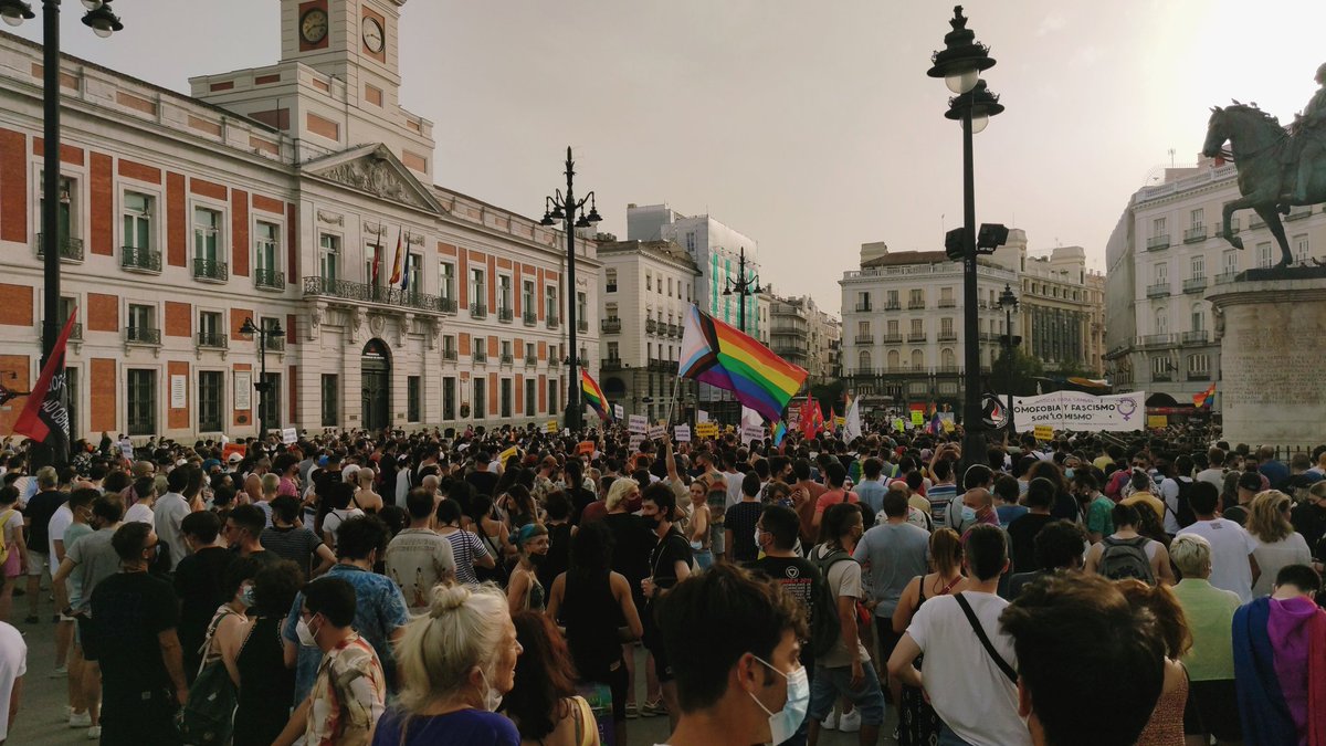 RederasProd's tweet photo. Empieza la concentración contra la LGTBIfobia en Sol, Madrid 

#YoTambiénSoyUnMaricónDeMierda
#homofobia
#JusticiaPorSamuel
#justiciaparasamuel
#XusticiaParaSamuel https://t.co/946CZwwUc1