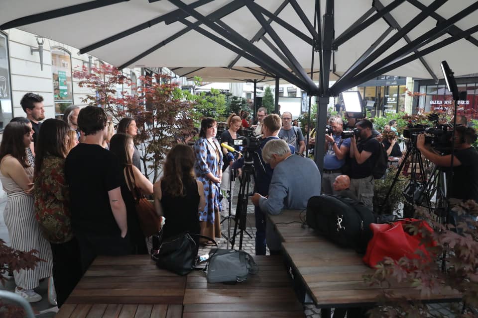 Nika Kovač v prvi izjavi za javnost: "Pokazali smo, da v naši državi živimo strpni in solidarni ljudje. Ljudje, ki se borimo proti neoliberalnemu bogatenju elit. Ljudje, ki širimo upanje."