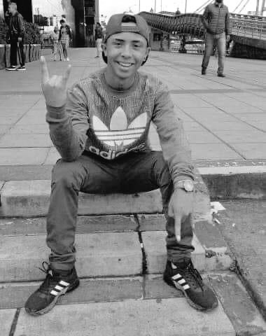 heidy_up's tweet photo. Fundación @nydia_erika informa que fue encontrado el cuerpo de Duvan Felipe Barros, quien habría sido asesinado. El menor de 17 años se encontraba desaparecido desde el 5 de junio luego de estar en el Portal Américas. Otra madre que llora a su hijo, qué dolor. Exigimos justicia. https://t.co/SlxEP7OCqn
