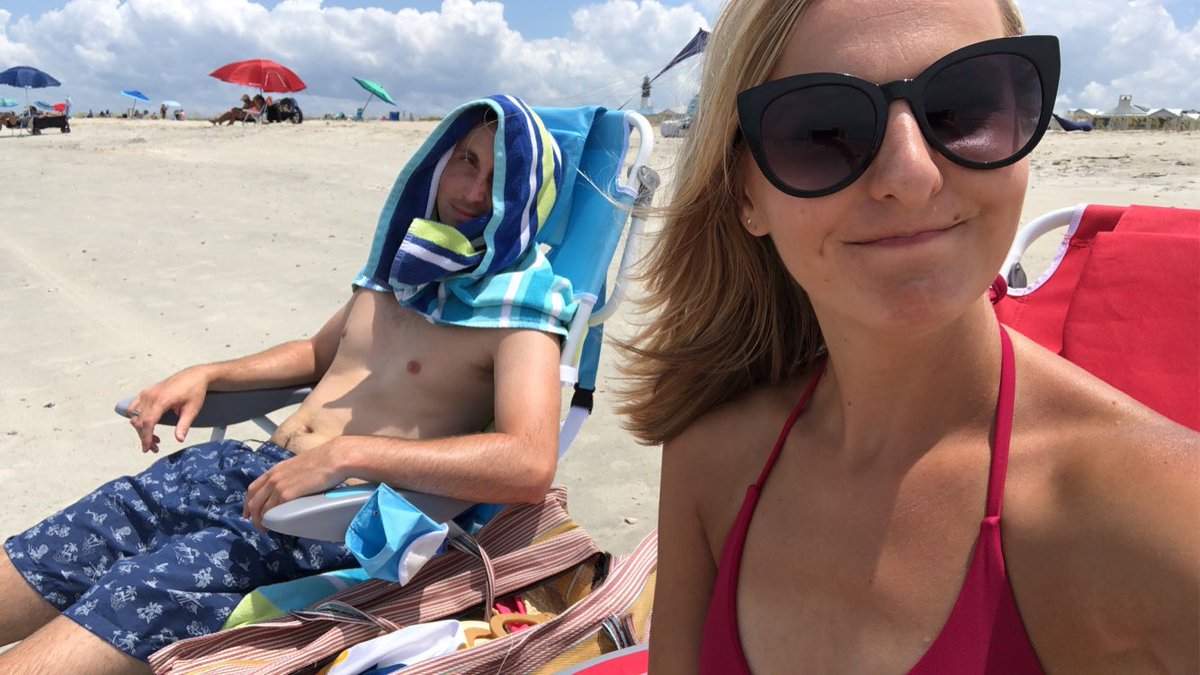 Blair_Bauman's tweet photo. There are two moods at the beach…
#thisiscompromise ☀️🕶@SamBaumanNews https://t.co/ppwQ0dUBW6