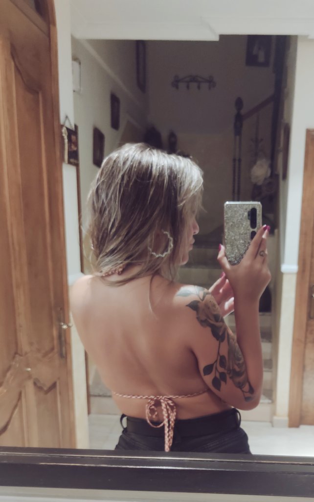 Miii abuela dice que utilizo cortinas como top 😂