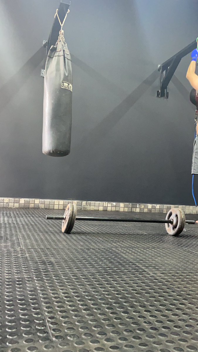 XxRenan's tweet photo. Eu só finjo
#rtboxe https://t.co/mJFuUwdmSW