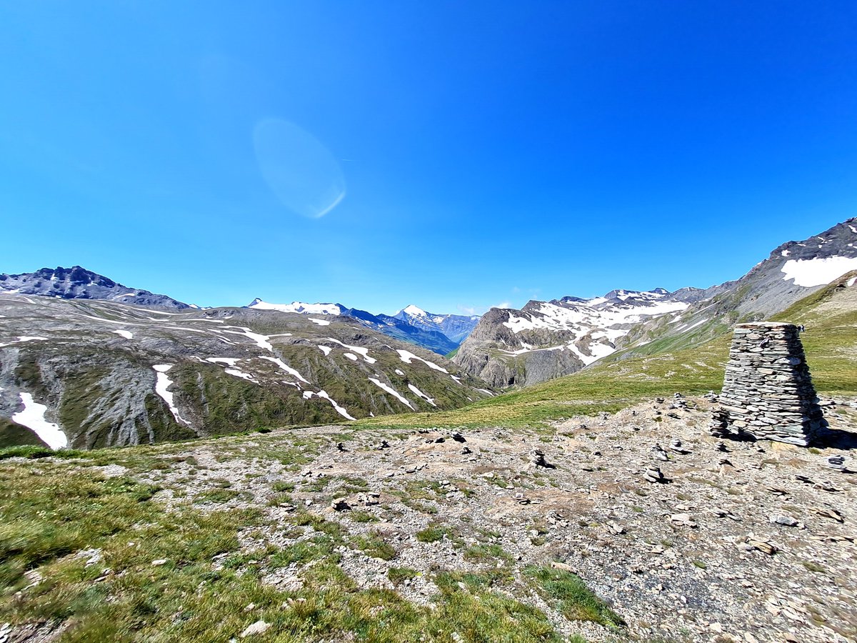 bergvolkNET's tweet photo. RT gipfelwelt: Bericht von der Grande Traversée des Alpes Teil 4. Von Valezan in das Vanoise-Massiv. Durch den Vanoise-Nationalpark über den Col de l'Iseran, dem höchsten Punkt der GTA, nach Bessans. #Alpendurchquerung #ColdelIseran #ColduPalet #Europa #… https://t.co/cT6rZsQ3Ok