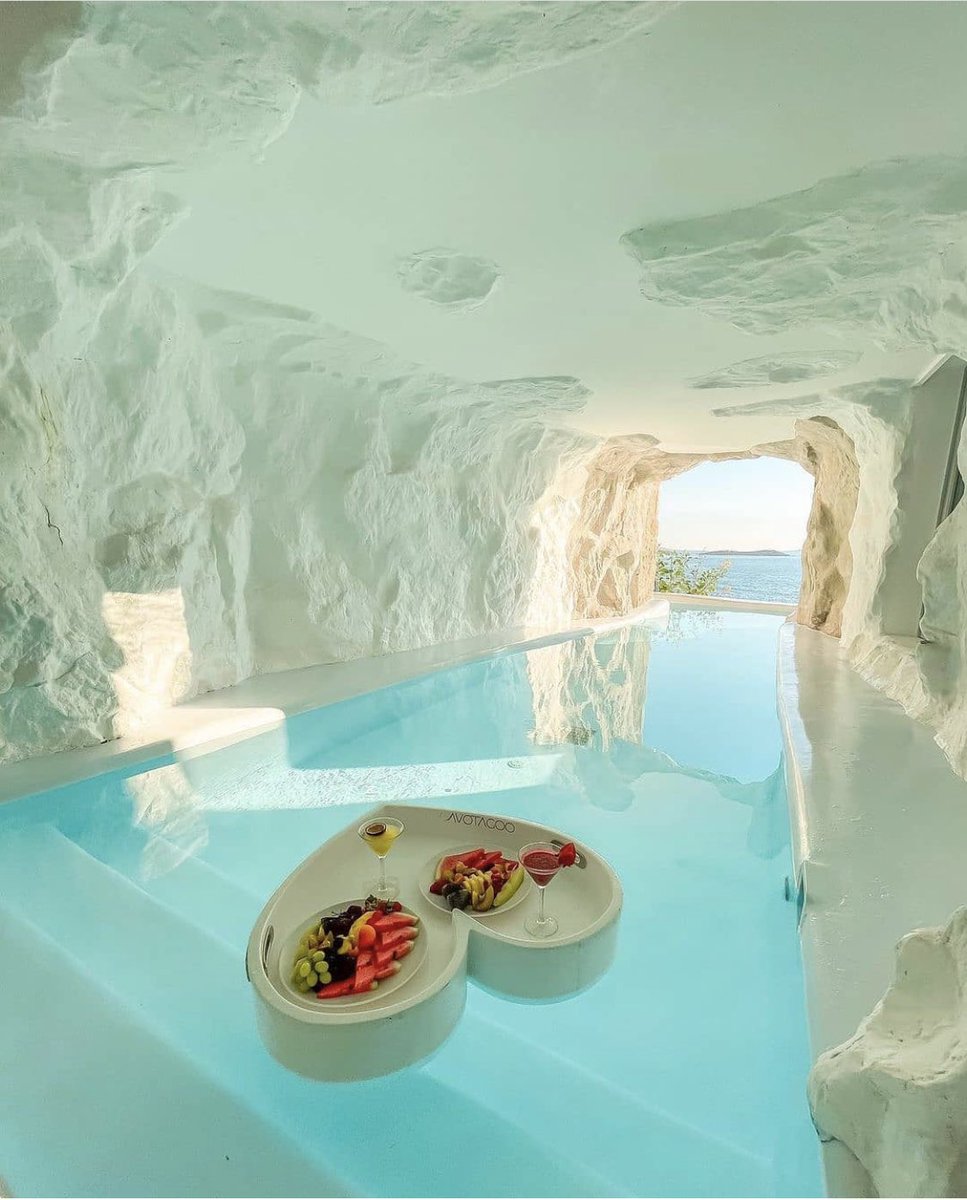 tmbIrpics's tweet photo. Cave pool in Mykonos, Greece 🤍💎 https://t.co/NArtTtz2jM