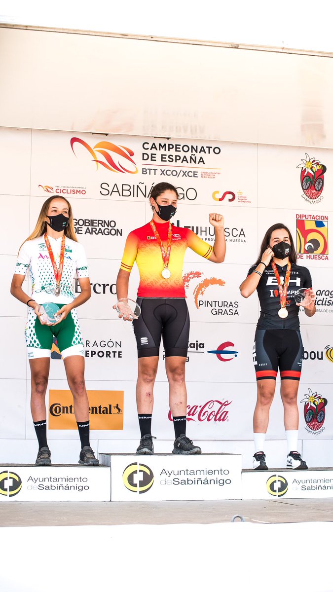 _luciagomez13_'s tweet photo. 🥇🇪🇸CAMPEONA DE ESPAÑA U23🥇🇪🇸
Muy contenta de este resultado en mi primer año en la categoria, objetivo cumplido 🎯🤩
Gracias a todos los que siempre estan ahii!!❤️ @mmr_frt
📸: @daniapphoto
#mmrbikes #mmrfactorydevo #youngguns
@mmrbikes @SCCMartiCerda https://t.co/TLb4cmQTll