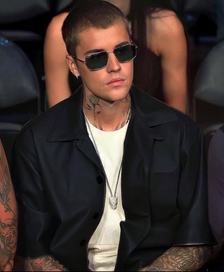 beliebinteam's tweet photo. justin bieber. https://t.co/8RmNayQvBu