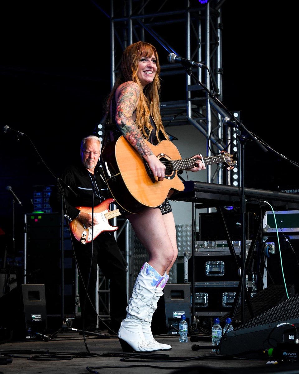 Catch up on what happened at <a href="/TNFieldsfest/">TNFieldsfest</a> yesterday with our second set of photos of the incredible artists that took to the stage and our very own <a href="/Stubbssy/">Matt Stubbs</a>! 

Keep an eye out for more photos from the event with CountryLine!
<a href="/jadehelliwell2/">Jade Helliwell</a> <a href="/Keziagillmusic/">Kezia Gill</a>