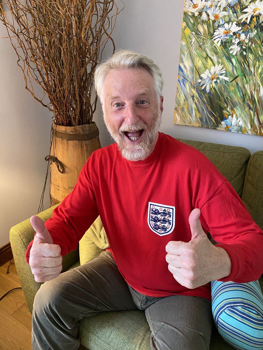 billybragg's tweet photo. Wish I could be somewhere social with family and friends, but due to current circumstances it’s the sofa for my partner Juliet and me. But wherever you are, let’s enjoy this together. C’mon England 🏴󠁧󠁢󠁥󠁮󠁧󠁿 https://t.co/WGC91ubNGT