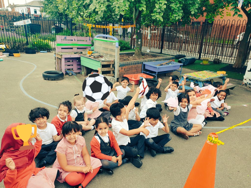 Miss Deakin (@missdeakin_rd) on Twitter photo RD were very excited on Friday for the final today! #ItsComingHome <a href="/CliftonPrim/">CliftonPrimary</a> <a href="/SportAtClifton/">Mr Lamprey</a> RD were very excited on Friday for the final today! #ItsComingHome <a href="/CliftonPrim/">CliftonPrimary</a> <a href="/SportAtClifton/">Mr Lamprey</a>