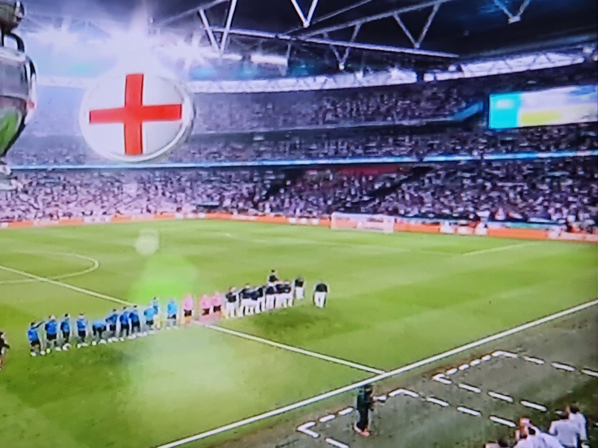 StephenSymons2's tweet photo. Come on England the whole country is behind you we can do this 😀😀⚽️⚽️ #footballscominghome https://t.co/mTEXcRocRg