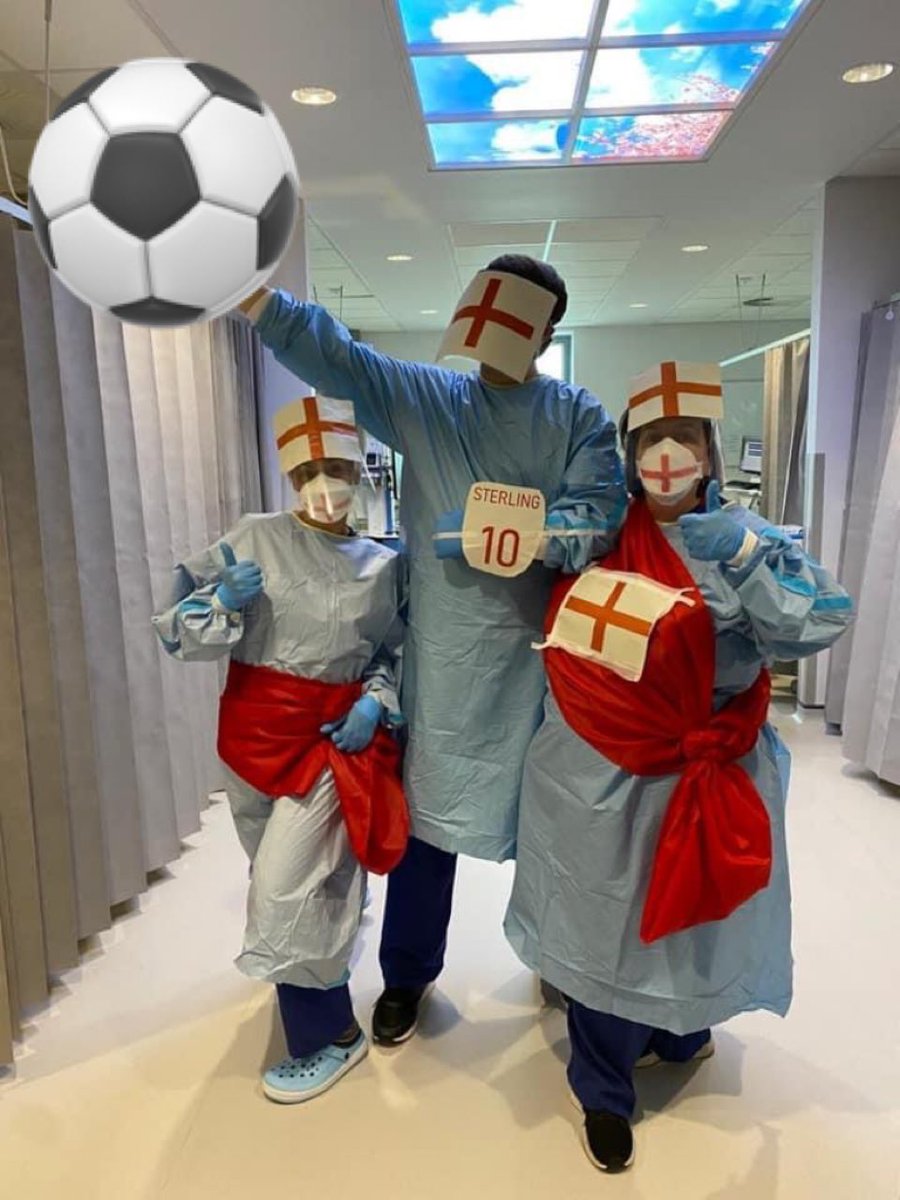 Izzy13Irwin's tweet photo. @CritcareLTHTR showing our support for the England squad ⚽️🏴󠁧󠁢󠁥󠁮󠁧󠁿 https://t.co/MVYeq4WQye