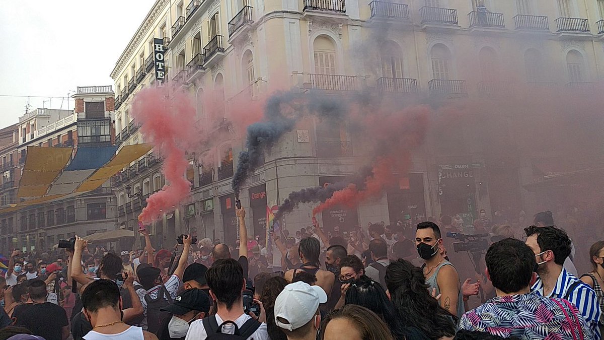 orgullovallekas's tweet photo. #YoTambiénSoyUnMariconDeMierda en la Puerta del Sol en Madrid, en el marco de las convocatorias en todo el estado por parte de decenas de asociaciones LGTBIAQ+. https://t.co/gEQoP4tAyT