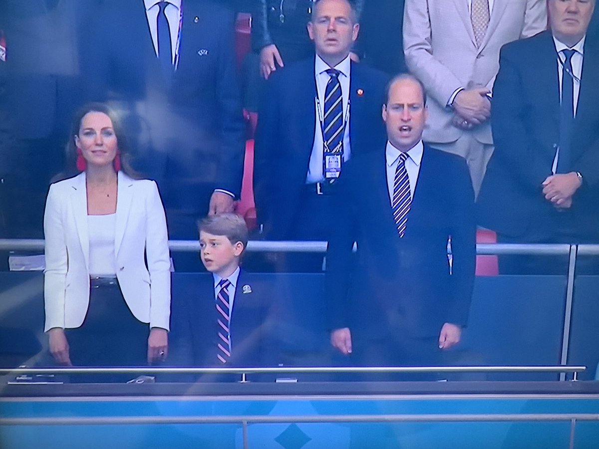 victoriaarbiter's tweet photo. A night he’ll remember for the rest of his life! #PrinceGeorge 🏴󠁧󠁢󠁥󠁮󠁧󠁿 https://t.co/giQwCA8WKn
