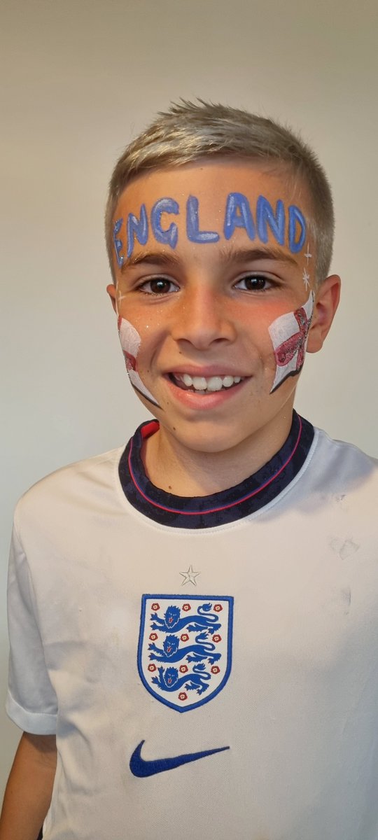 StaceyStruther4's tweet photo. Match ready, come on boys!! @SAFCFoL @JackGray1997 ⚽️🔴⚪ #ItsComingHome https://t.co/A0dobskhmI