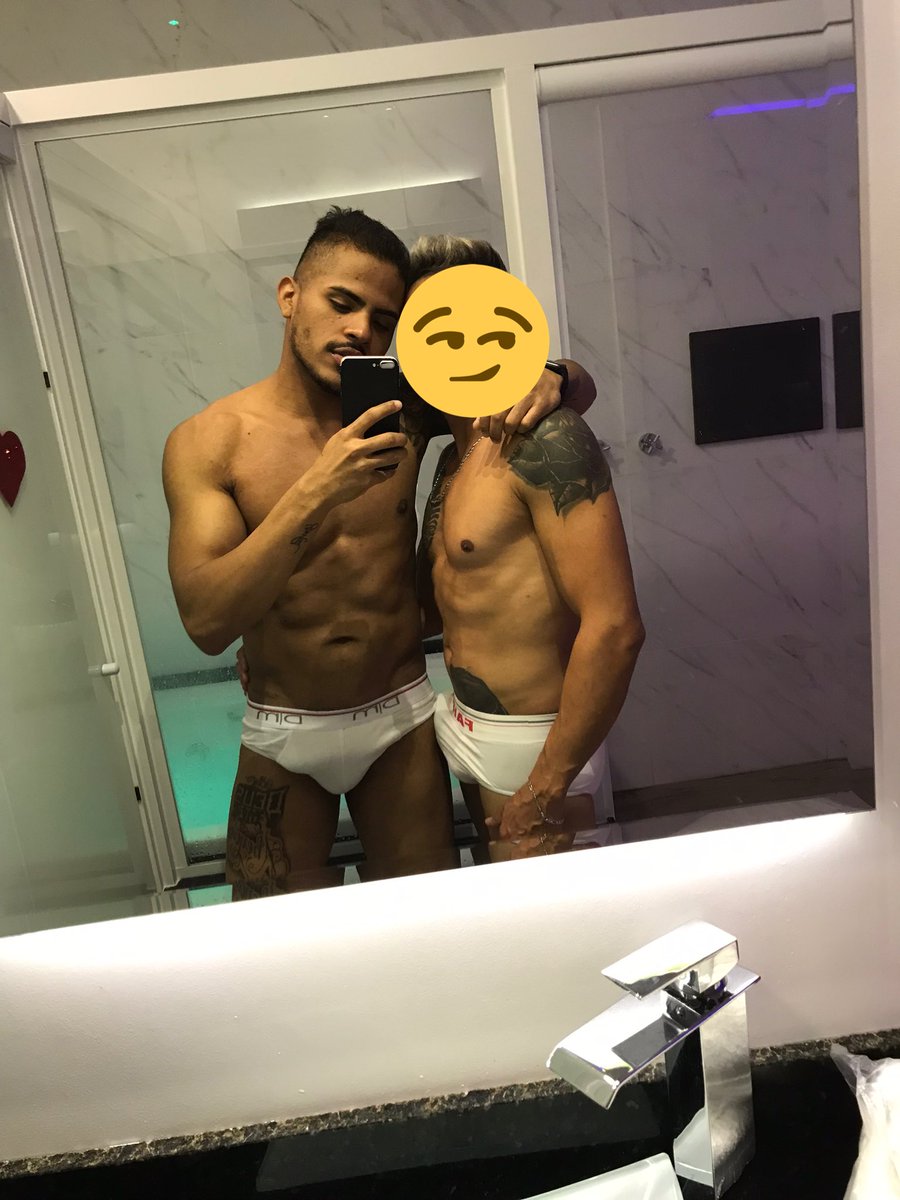negblackx's tweet photo. Uma noite mais que HOT 🔥 https://t.co/NQlJc0z0nC