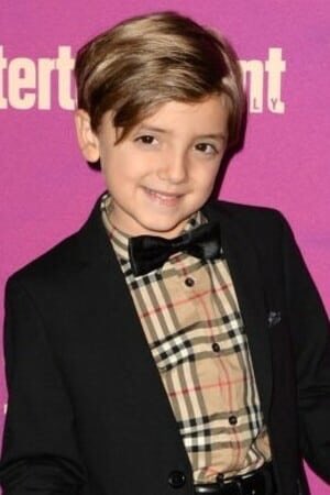 gilly85's tweet photo. Any Modern Family fans think Roberto Mancini looks like Joe from Modern family (Jeremy Maguire?) https://t.co/QQffzXjl2g