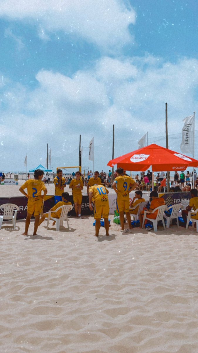 xuxadeusbaco's tweet photo. A minha equipa são vocês 💙💛 https://t.co/7qoCtNBwCf