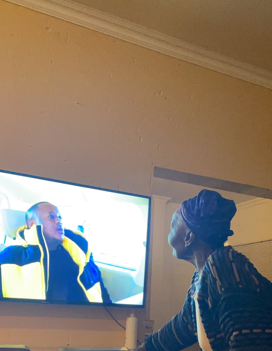 NoLimits_8's tweet image. How mo’ghel is watching #Uyajola99 🤣🤣🤣