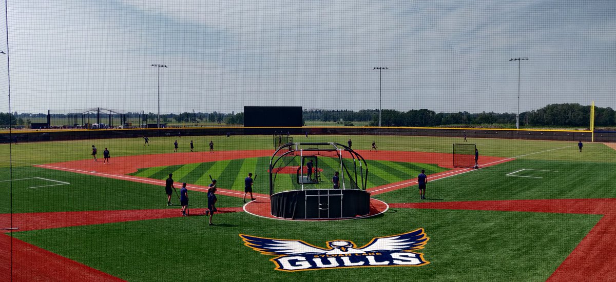 joelccarlos's tweet image. Hey @SylvanLakegulls great day for a ball game!