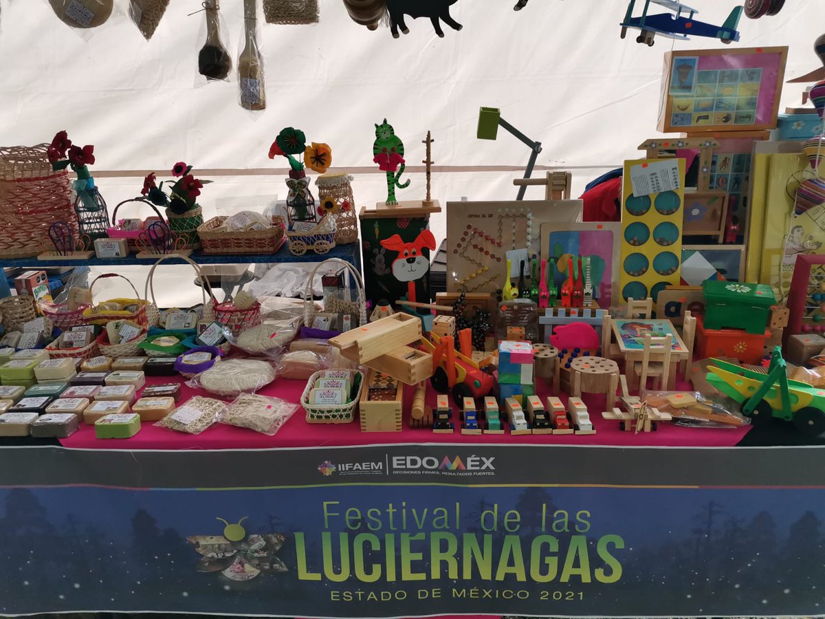 CulturaEdomex's tweet photo. Este domingo te esperamos en el @BosqueEsmeralda de #Amecameca, en la venta artesanal y gastronómica en el marco del #FestivalDeLasLuciérnagas, donde 40 artesanos y artesanas ofertan sus productos realizados con la pasión y entrega que caracteriza a las y los mexiquenses. https://t.co/CkUloOZAJM