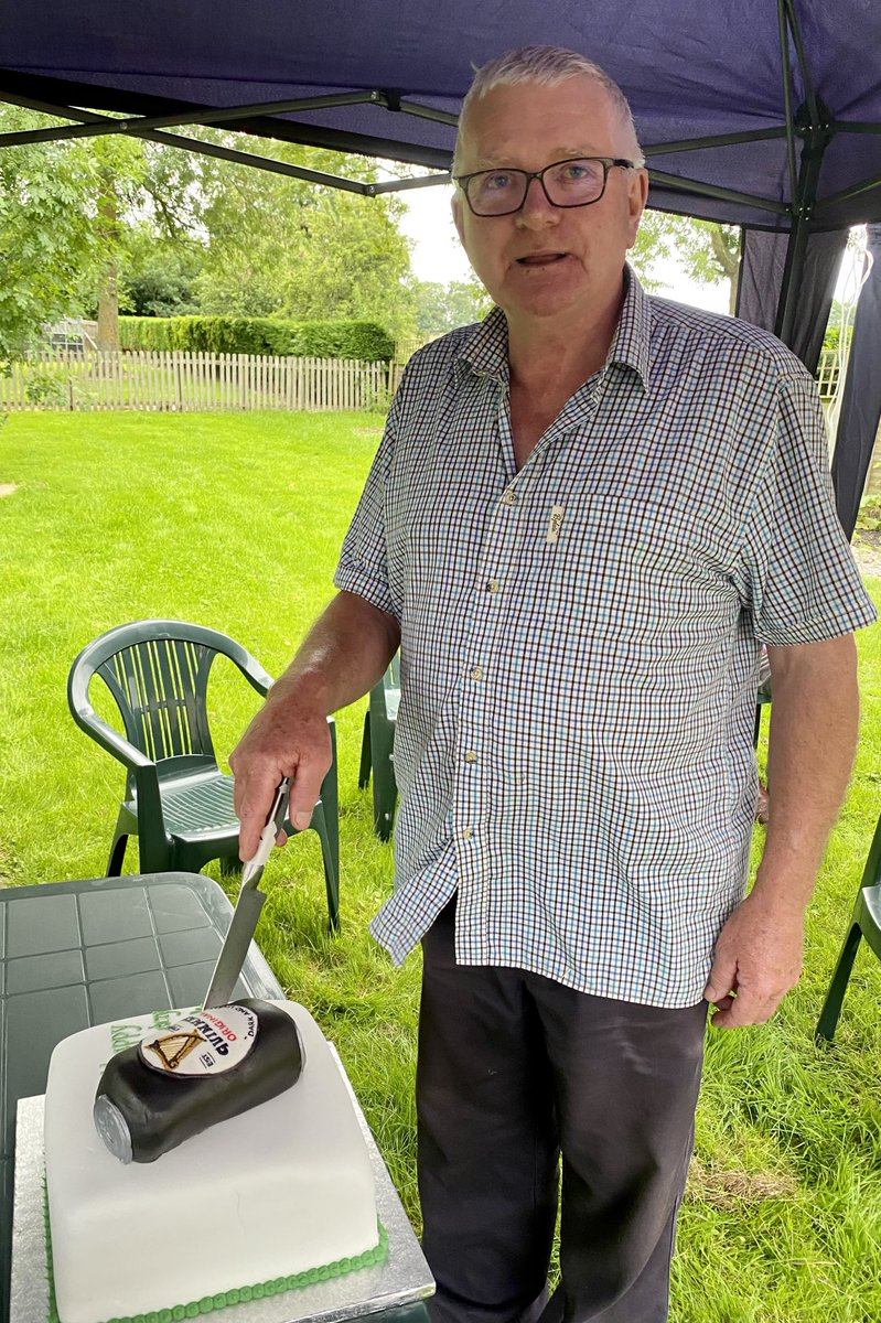 CollingsBerry's tweet photo. He’ll kill me for this but a VERY HAPPY 70th BIRTHDAY to the one and only Chris Murray @ChrisMu53770531 #Biscake https://t.co/iy78KNWyec