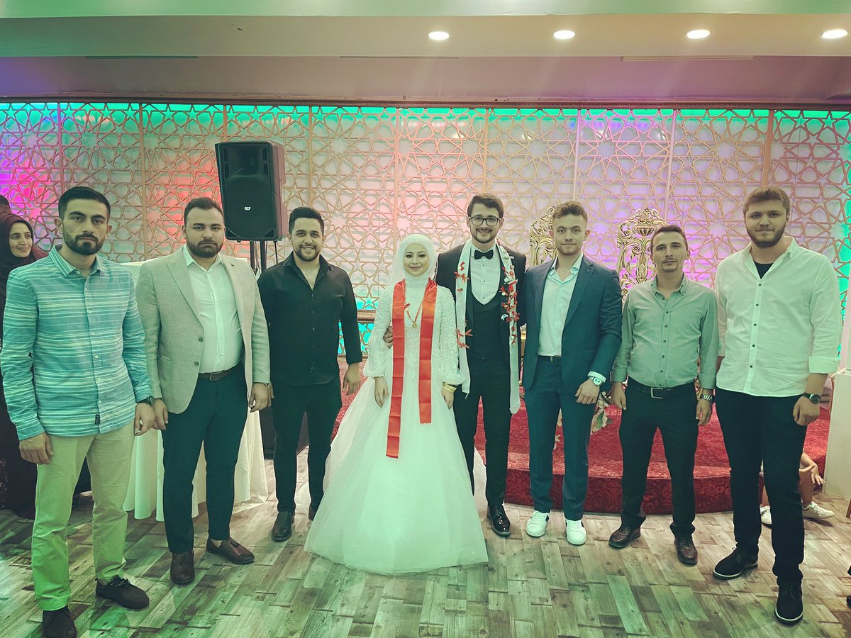 GençMÜSİAD Uşak Şube Başkan Yardımcımız Sn:İsmet Özkan’ın Düğününe Yönetim Kurulu Üyelerimiz İle Beraber Katılım Sağladık 
Genç Kardeşlerimizi Tebrik Ediyoruz