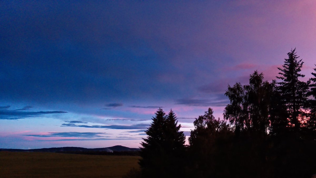 KockaSkliba's tweet photo. #sunset #SlavkovskýLes https://t.co/l1MIdFKCHX