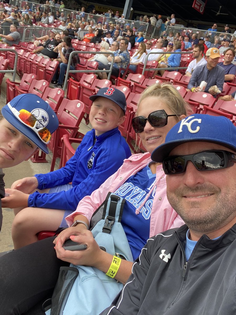 chasnimz's tweet photo. Sunday at the Ballpark! #kernelselfie https://t.co/h3vohuKRZ9