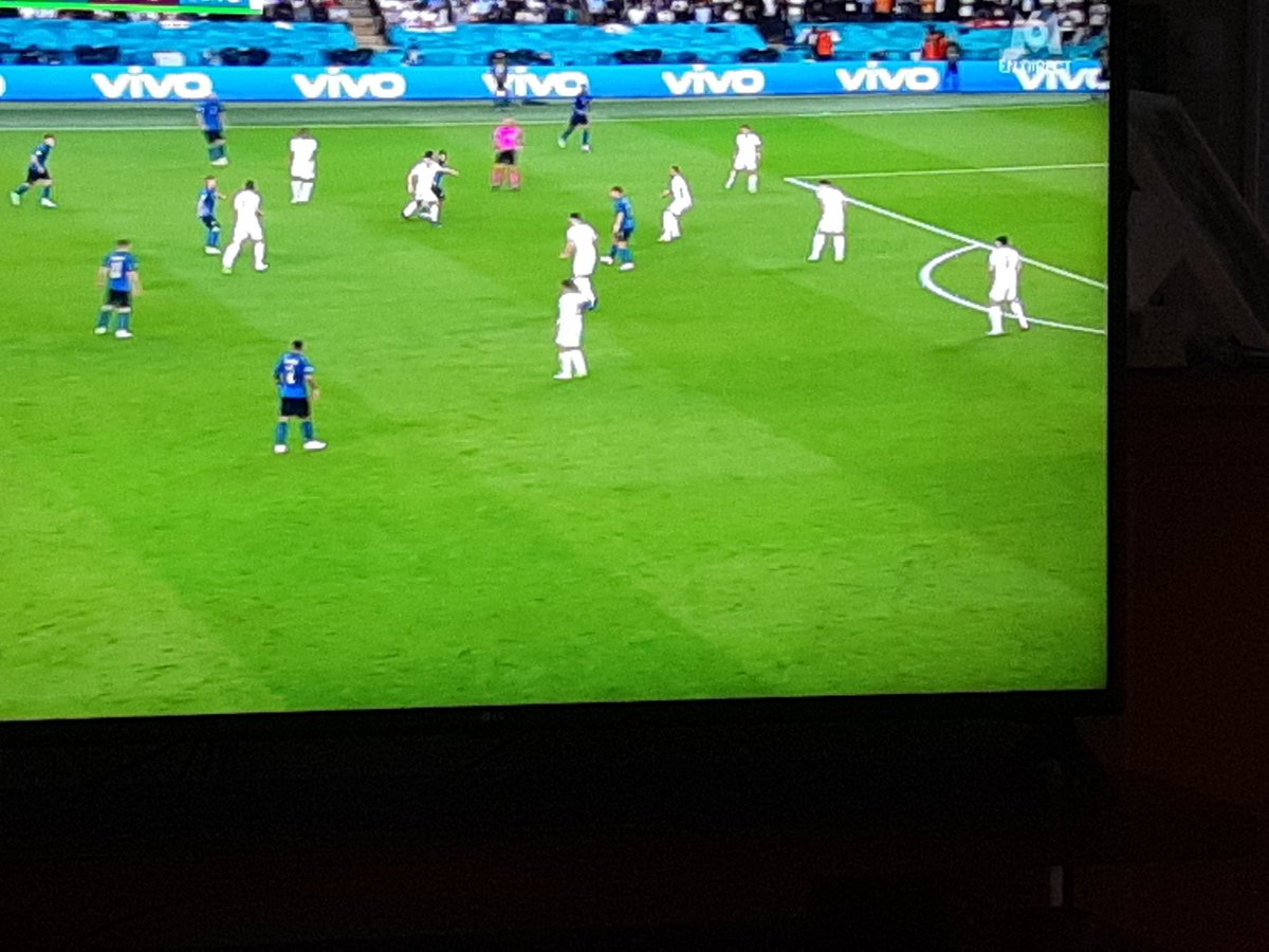 C_H4RL13's tweet photo. Faites marcher votre imagination : la France joue ce soir la finale de l'#EURO2020 . Mais sous quelles couleurs ? #ITAENG #FinalEuro2020 https://t.co/B3LexY3yrR