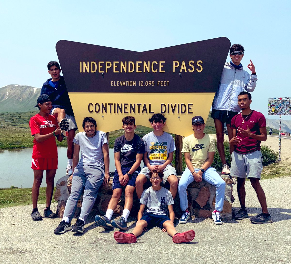 AdrianO_runs's tweet photo. Made it to Independence Pass. 12,095 feet Elevation..
#ColoradoXCtraining #IndependencePass #ContinentalDivide #RunTheWorld https://t.co/rDGeWQ3NbF