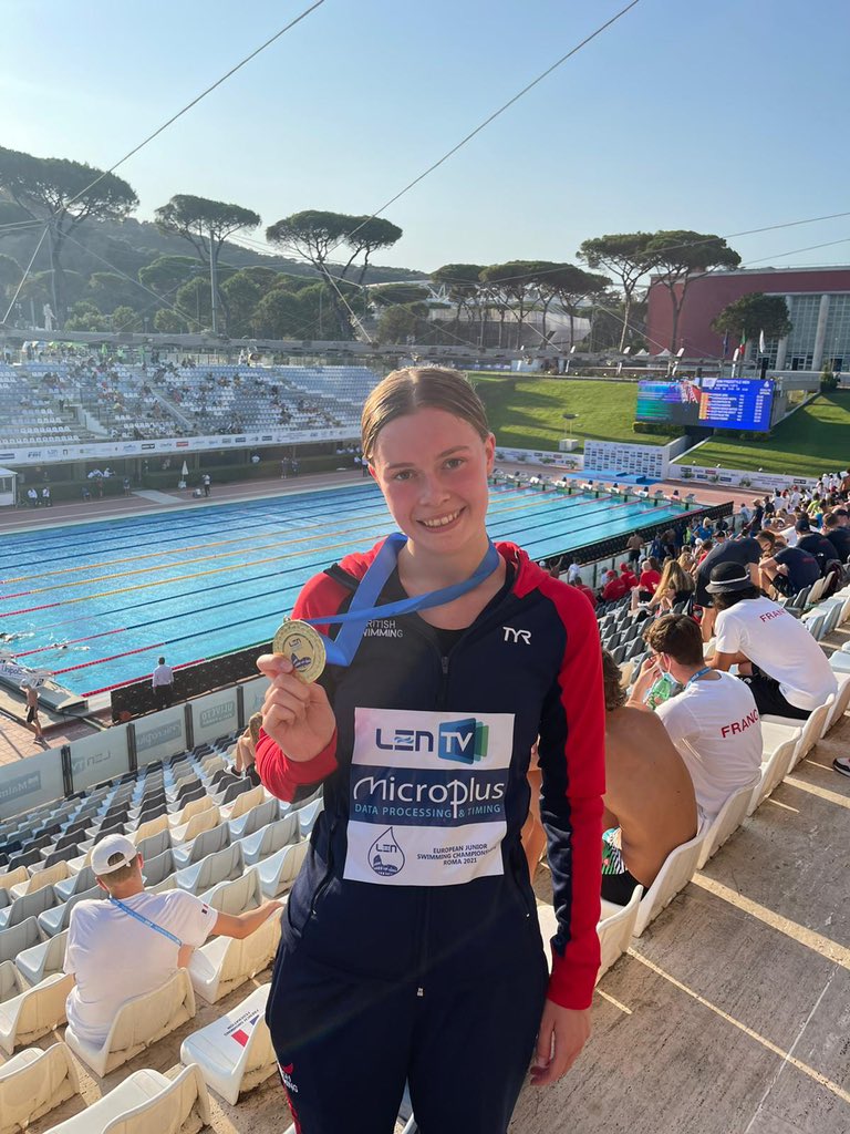 In the final action in Rome @katieshanahan_ makes it an outstanding 6 medals from 6 swims as she helps the medley relay team to strike bronze in a close finish. Congrats also to @Mark_Ford03 who led off the men’s medley relay that placed 6th!