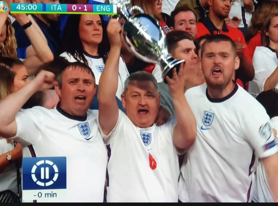 GliAutogol's tweet image. È già vostra! Complimenti 🦉
#ItaliaInghilterra #ItsComingHome #Euro2020Final