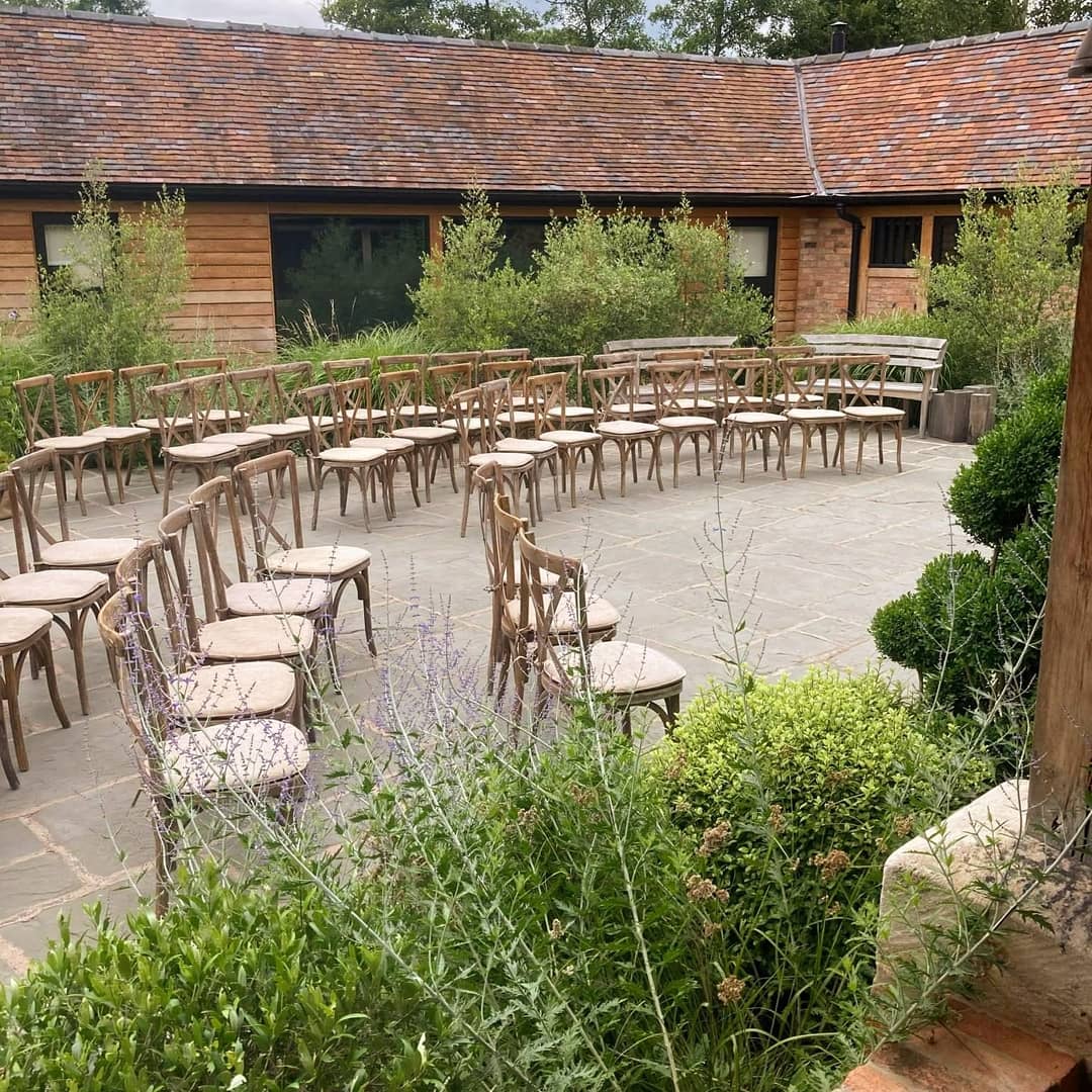 Kirstenmiller04's tweet photo. Atma Guitar & Cello Duo played at the beautiful @barnsandyard #wedding venue yesterday. We loved playing some of our favourites by The Beatles Sixpence None the Richer Damien Rice and more
#weddingmusic #acousticduo #wedding #weddings #weddingduo
#cello #guitar https://t.co/lQT07wB6Pi
