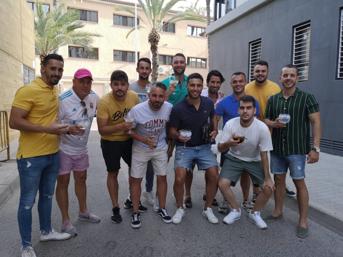 NTeuladaBCrespo's tweet photo. Partido intenso ayer en el que nos impusimos por 8-5. Con dicha victoria, el equipo asciende a primera división. Darle las gracias a nuestros patrocinadores Bar Crespo’s y Nova Teulada. Temporada de 10 la de los nuestros. MVP del equipo para el señor Potter🪄 https://t.co/NyOl4CsndX
