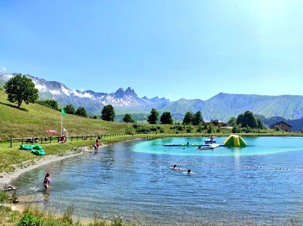 AiguillesArves's tweet image. Le plan d'eau du col du Mollard à #Albiez est une véritable pépite avec son eau turquoise face aux Aiguilles d'Arves 🏖️ @PascalVie73