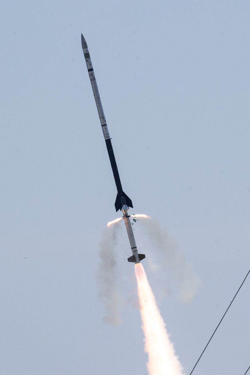 NASAWallops's tweet photo. Second rocket ✅🚀 A Black Brant IX sounding rocket launched at 1:56 pm ET carrying the second Dynamo-2 experiment to study the electrical current in Earth’s ionosphere called the dynamo. Dr. Pfaff reported they received great data while flying through the strong dynamo currents. https://t.co/QQepWK7TGK