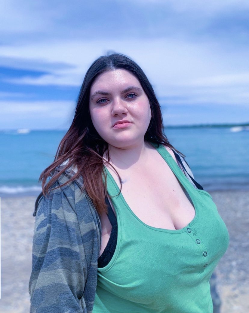 Brittanie 🦥 tweet media