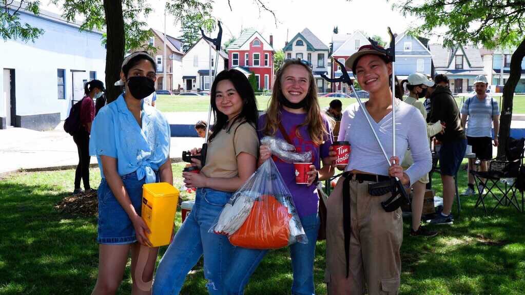 Thanks to everyone who came out to yesterday’s garbage clean-up! 🗑

We had a blast cleaning up seven parks across #HamOnt. 🍃🌲

Special mention to our event partners <a href="/BeautifulAlleys/">Beautiful Alleys</a> - check them out!