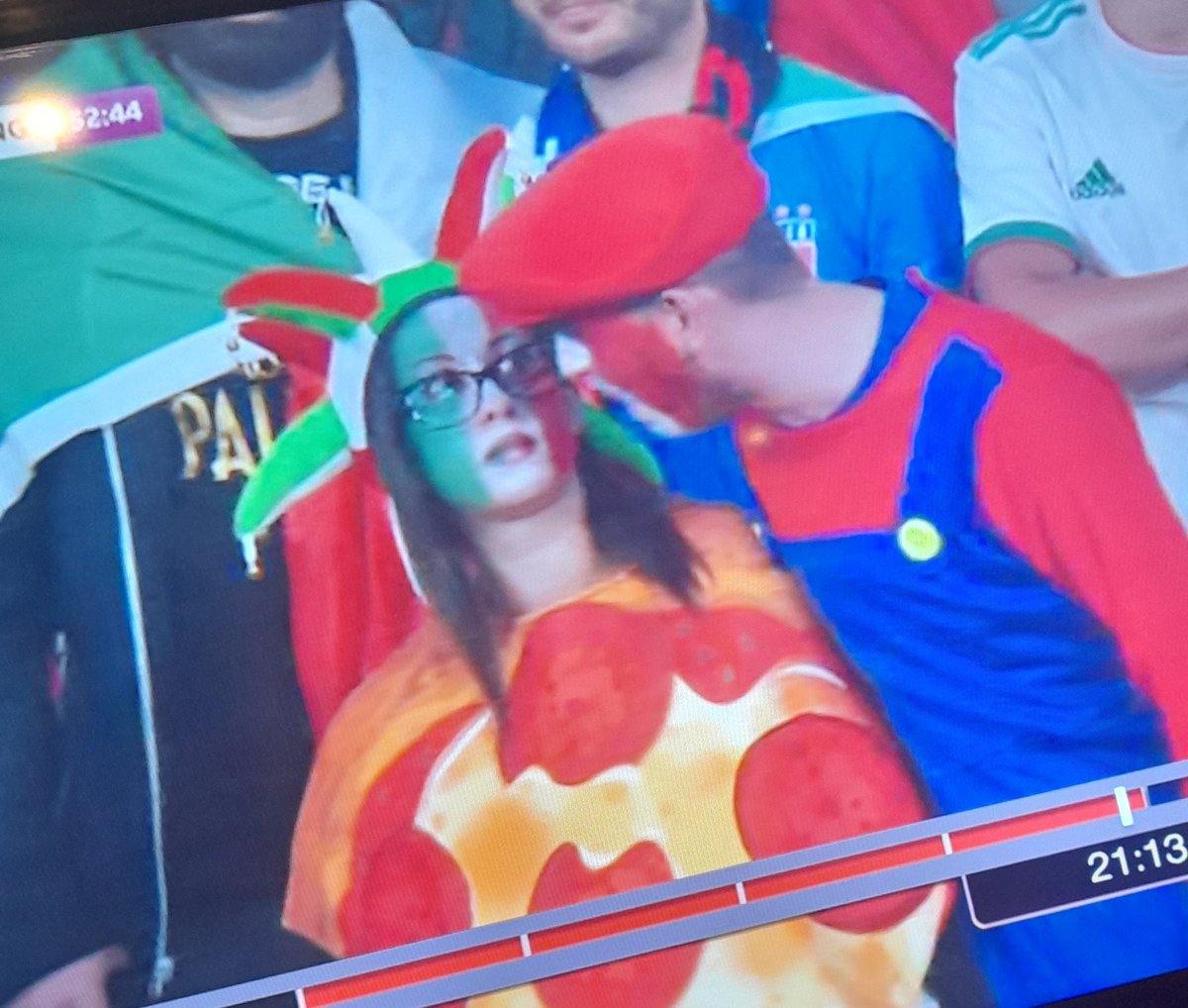 MonsterMind16's tweet image. Get a guy that looks at you the way Mario looks at pizza. #engita #EngItaly  #Euro2020Final #EURO2020