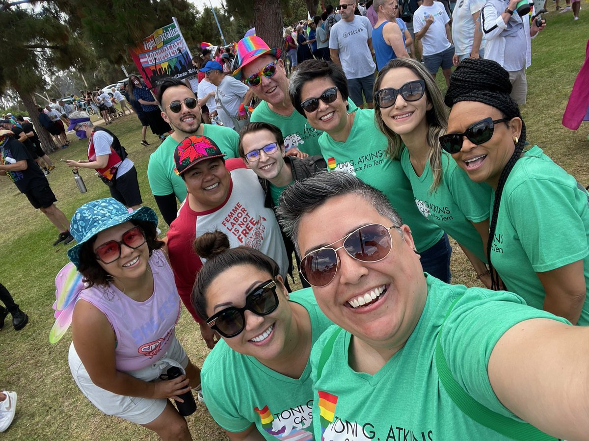 SenToniAtkins's tweet photo. #TeamToni had a wonderful time reconnecting with the #LGBTQ+ community during @SanDiegoPride’s #ResilientCommunityMarch. It’s great to see so many come together to show their resilience and celebrate with one another! #Pride https://t.co/nlF3B9wxAd