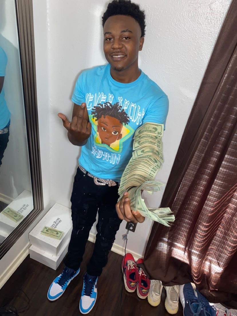 R_AlexanderJR's tweet photo. Please tel these nighas ion need em , tell these hoes that they gone die that’s if they try for any reason🤢6️⃣ #BigMMY🏀 https://t.co/Fed9exzFUv