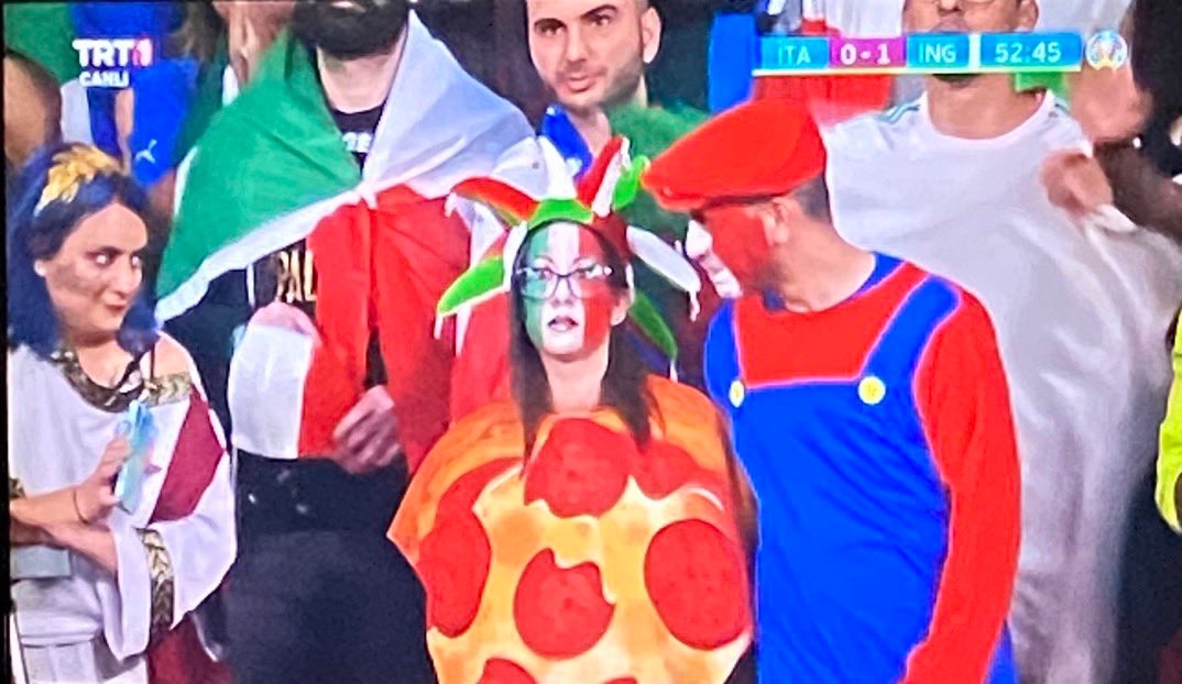 sportswithjohn's tweet photo. People say the Renaissance was the height of art, but everything up until now was actually building toward this photograph. https://t.co/DwEPXcOJuA