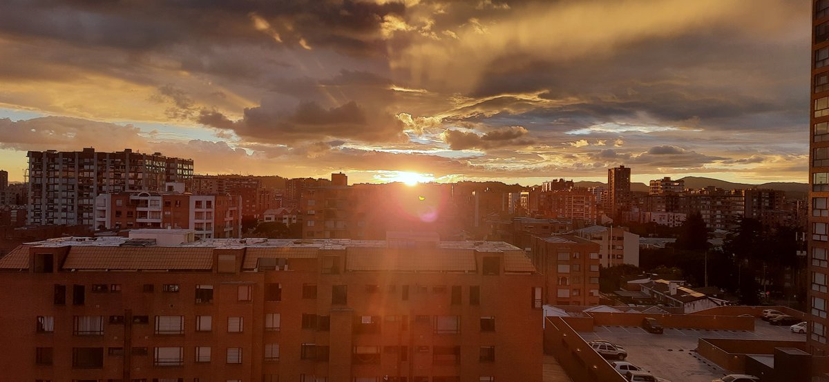 Hermoso atardecer bogotano