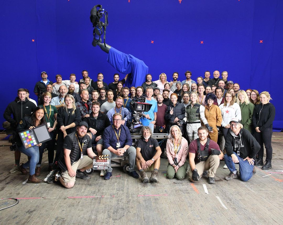 prtlevanssonBR's tweet photo. 📸 | Nova imagem dos bastidores de #BlackWidow 

Conseguiram achar a Scarlett? 😂 https://t.co/Fe0Lnl7Wv1