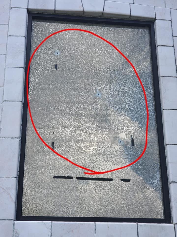 Silemgarcia's tweet photo. Lamentable lo que sucedió con nuestros hermanos de la @iglesialldm que se reúnen en el templo de Houston, TX. 

Es el mensaje de odio y discriminacion Religiosa que fomentan los pseudo reporteros como @alvaradoisa. 

¿Que necesitan para ser objetivos? https://t.co/FLSp4AFRU4