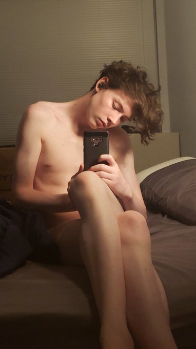 Onlyfans is finally open.
https://t.co/aNdAQEBhl4
#femboylewd #femboy #sexwork #twink #SeductiveSunday
