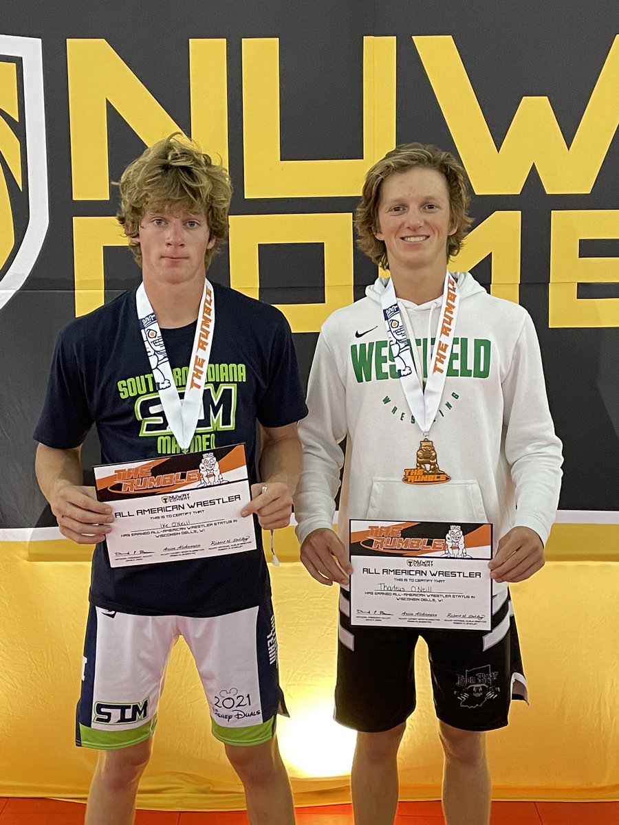 o_thadeus's tweet photo. After a great weekend of wrestling I earned two all Americans along with my outstanding team. Team looks great and can’t wait for the season! https://t.co/KfNCVLlque