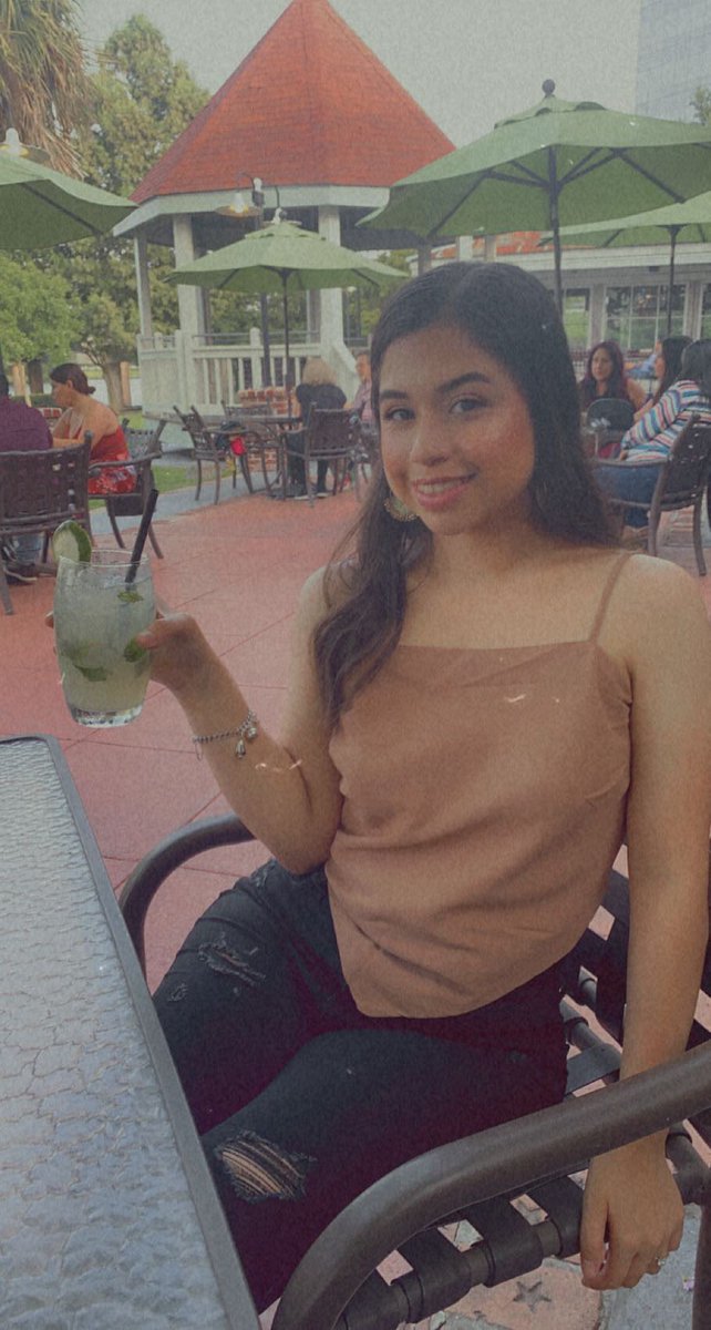 adriennelll's tweet photo. 21 baby🤩🥳 https://t.co/0kgTidbbtn