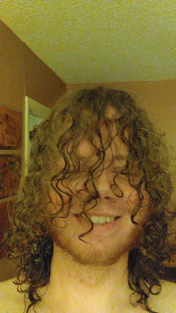HaloTheftAuto4's tweet photo. If I didn't have work tomorrow, I'd just leavw my hair like this https://t.co/aoJcjFd6GL